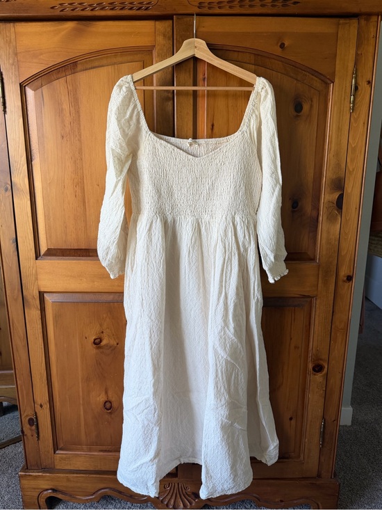 Neuflora Dresses & Skirts - Neuflora Milan Dress in Cream